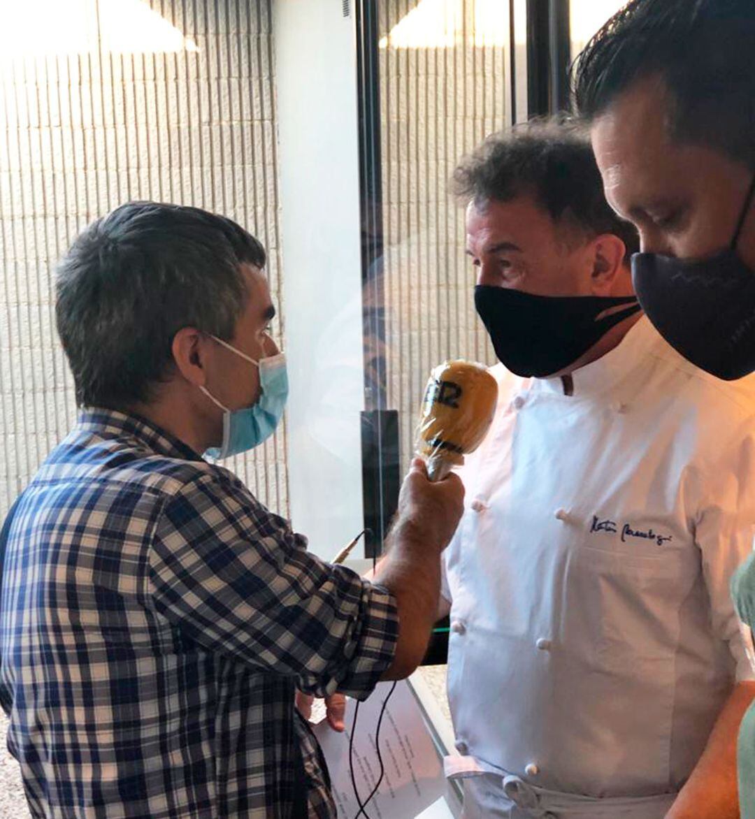 Radio Alcoy entrevista a Martín Berasategui, con Kiko Moya justo a su lado