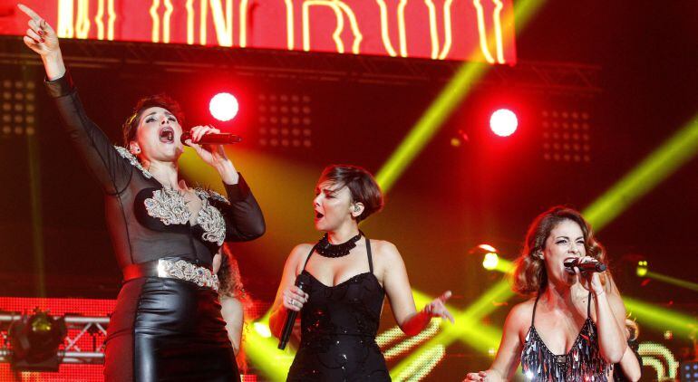 Rosa, Chenoa y Geno durante &#039;Lady Marmalade&#039;, la primera actuación del concierto.