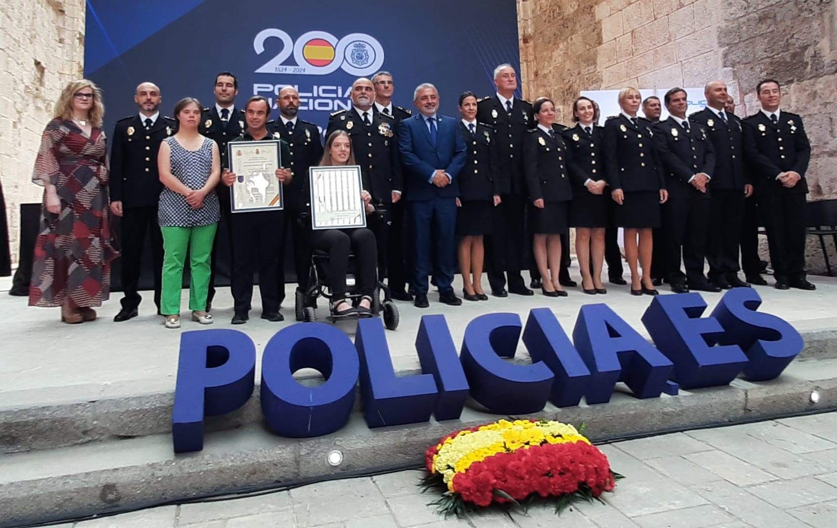 Foto de los homenajeados en el Día de la Policía Nacional en Burgos