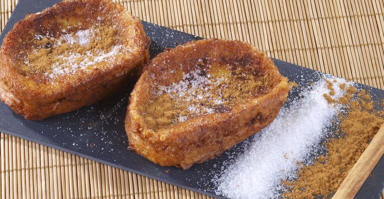 Las torrijas son uno de los dulces típico de estos días