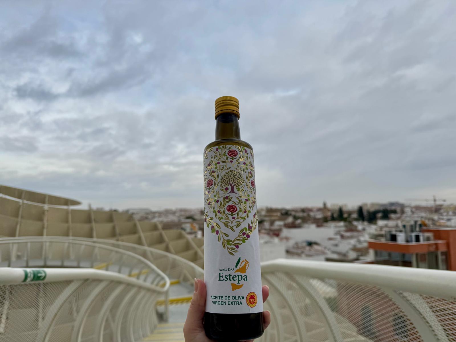 La DOP Estepa presenta su aceite fresco de la nueva campaña en Sevilla