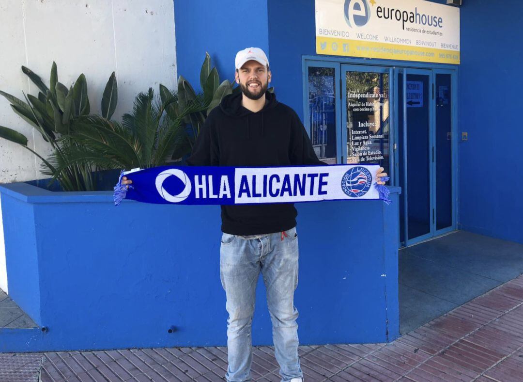 Álex Larsson, último fichaje de HLA Alicante