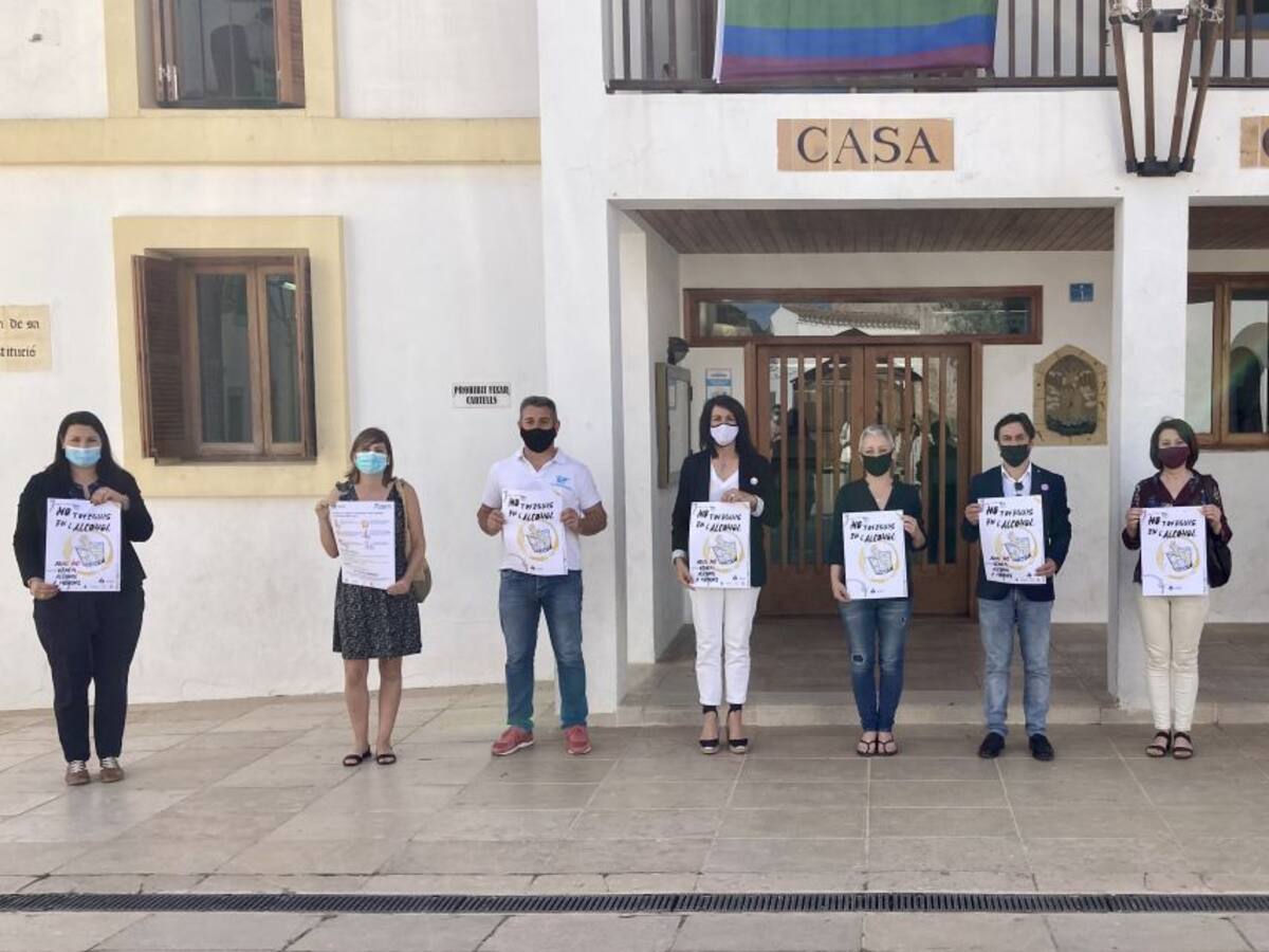 'No te ahogues en el alcohol', campaña impulsada para prevenir su consumo entre los menores de Formentera