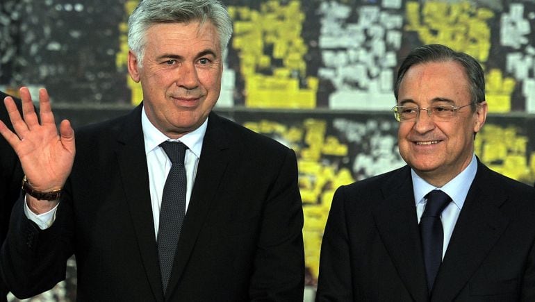 Carlo Ancelotti y Florentino Pérez, en la presentación del italiano como entrenador del Real Madrid.