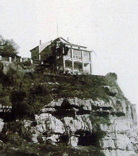 Hocino que fue del conde de Toreno, Kleiser y Federico Muelas, y después de Saura.