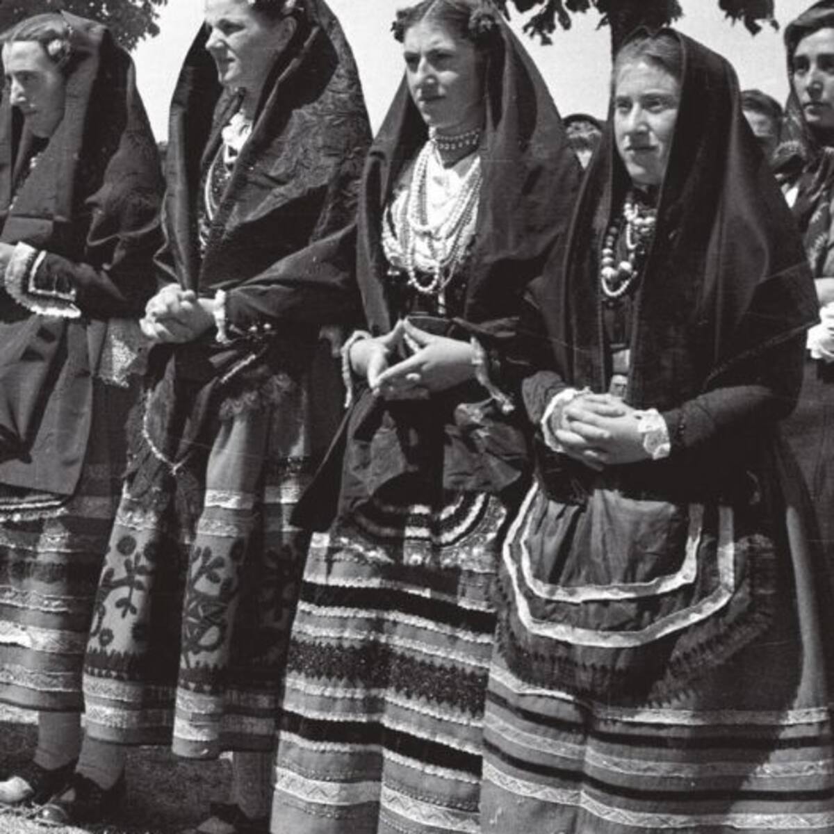 Moradillo de Roa acoge una exposición didáctica sobre indumentaria tradicional burgalesa