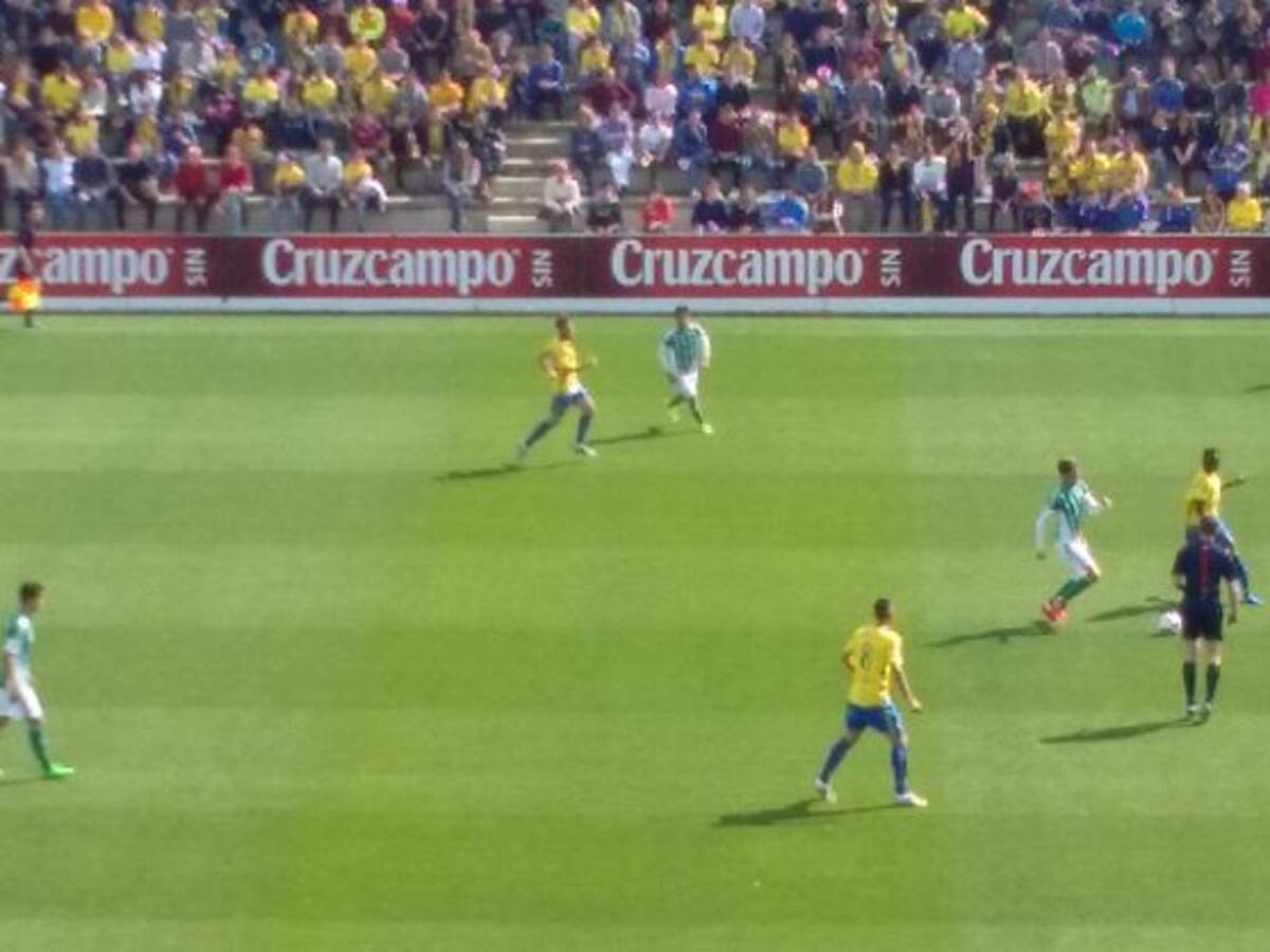El Cádiz regala la victoria al Betis B