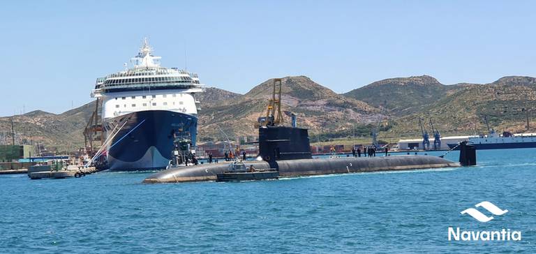 Submarino S-81 a la entrada del Puerto de Cartagena en periodo de pruebas