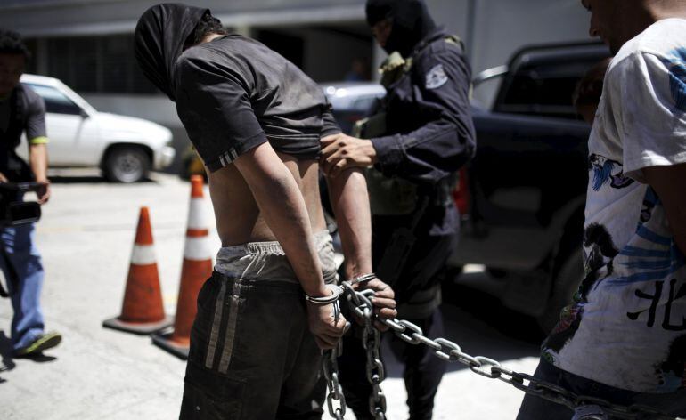 Un sospechoso es detenido por los ataques contra el transporte público de El Salvador