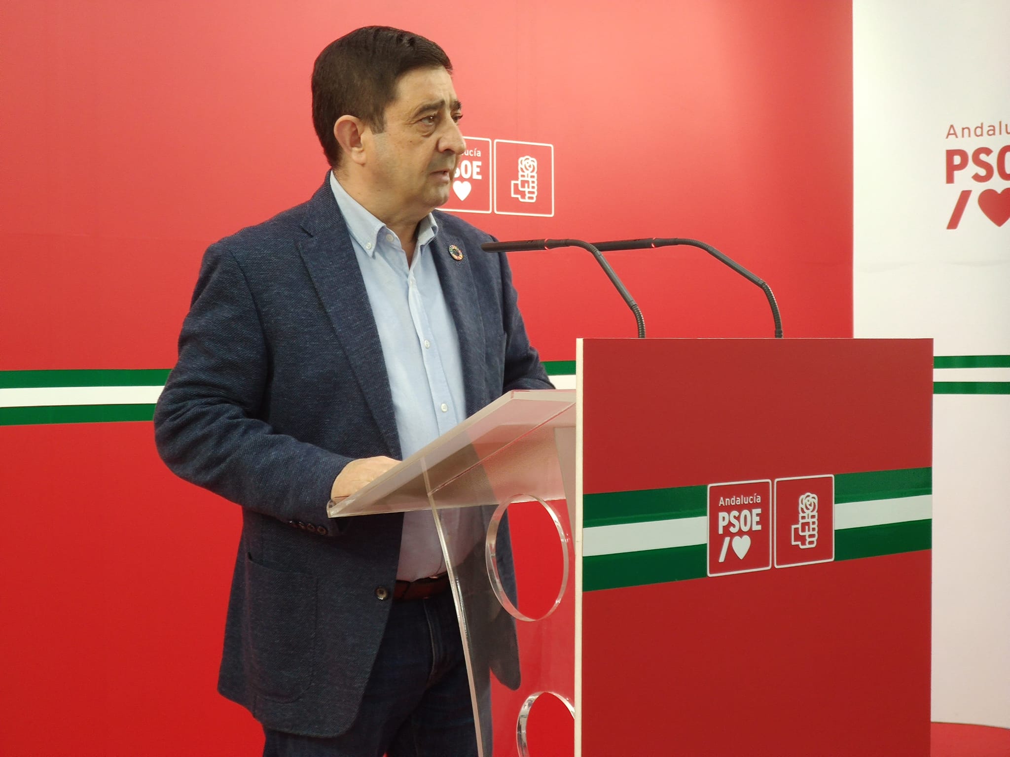 Francisco Reyes, el secretario general del PSOE de Jaén, durante una comparecencia ante los medios