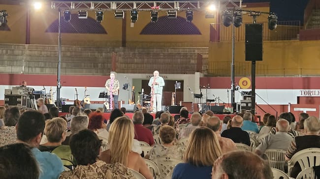 Momento de la presentación la noche del viernes, por Jesús Barroso y José Nieto