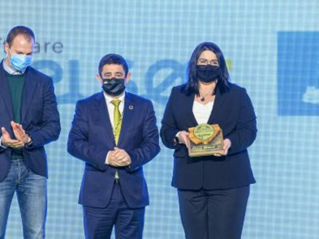 Pilar Meseguer y Jacopo Roguzzi recogen el reconocimiento de Software del Sol