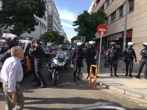 Policías concentrados en la sede del PP