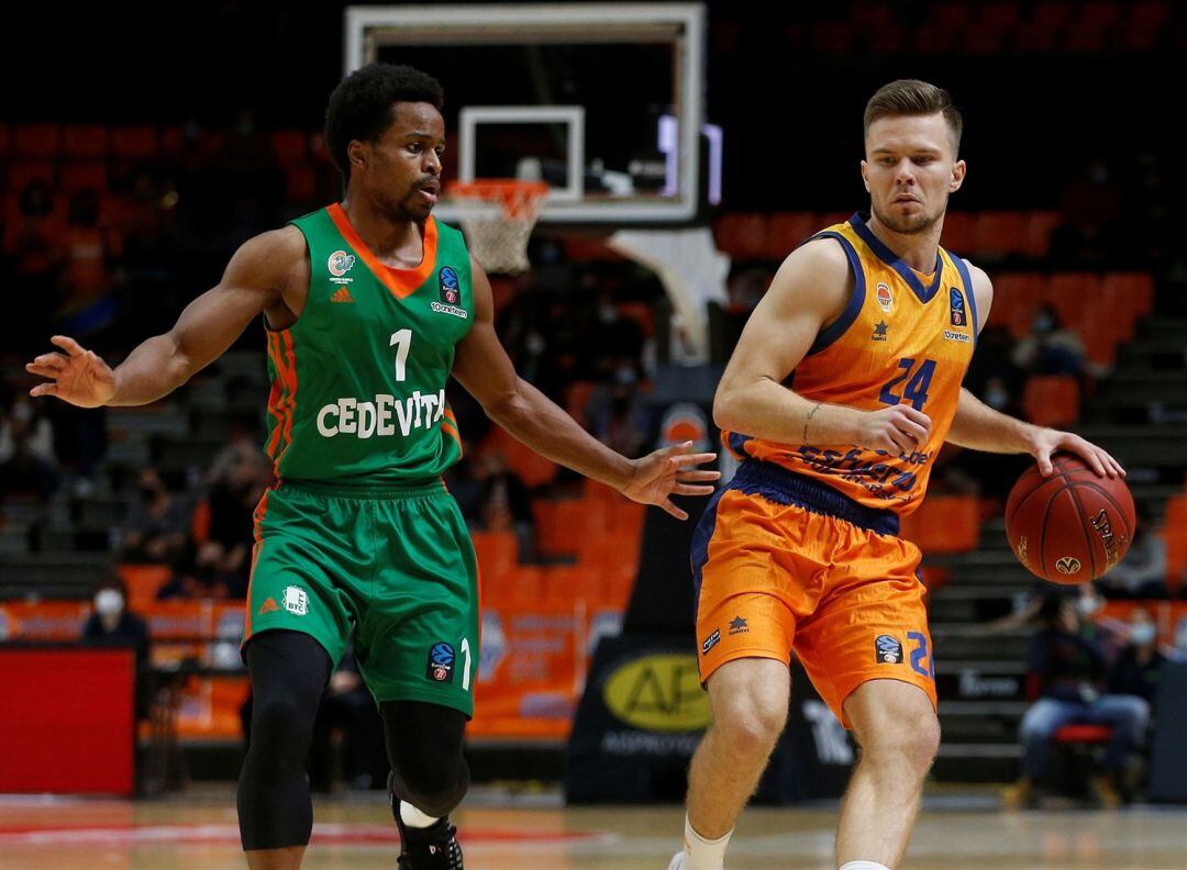 Martin Hermansson durante el partido ante Olimpia