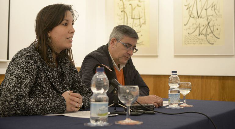 María Eugenia Lara en una conferencia de prensa