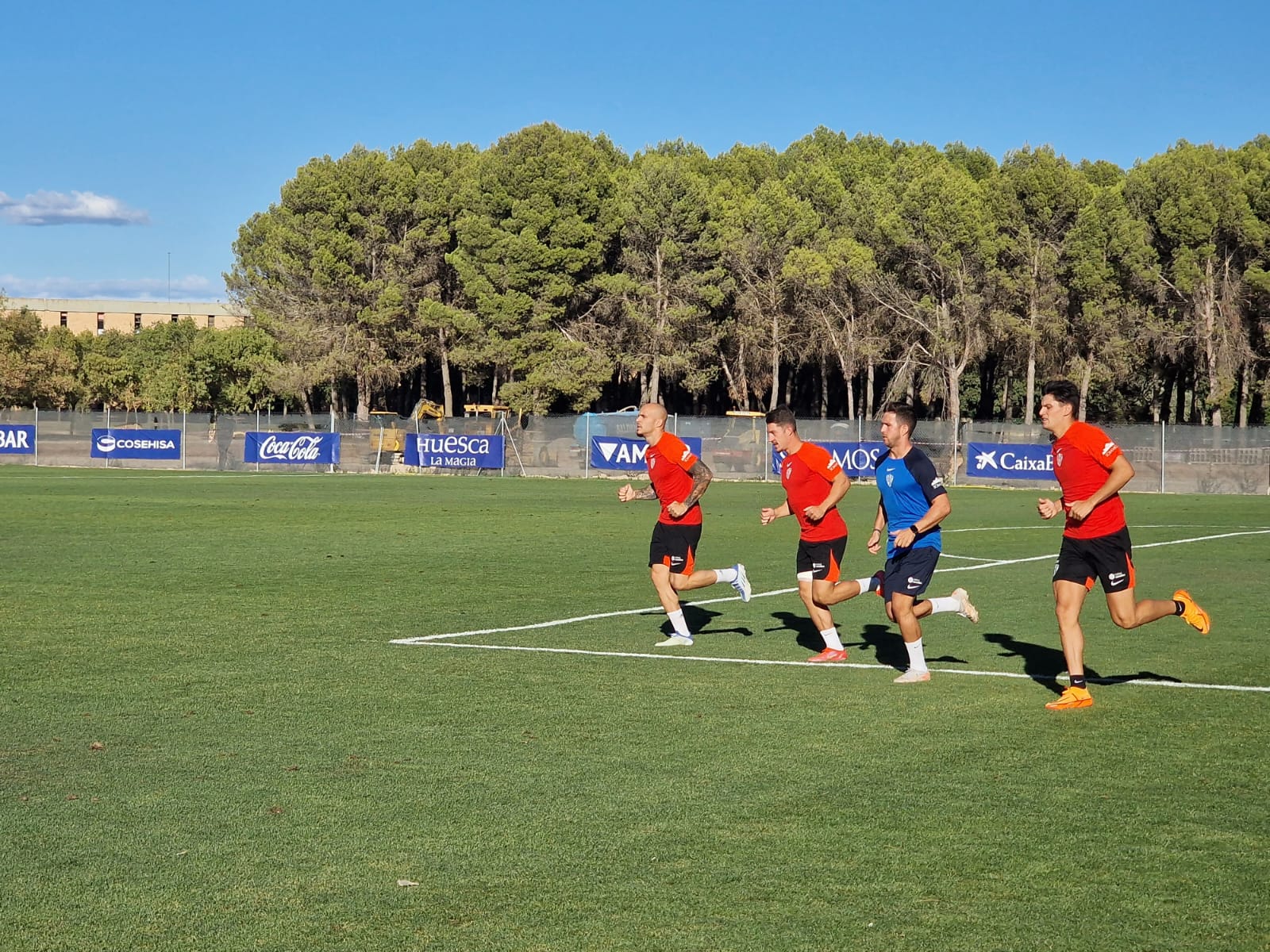 Sandro, Lombardo y Salvador han entrenado al margen del equipo