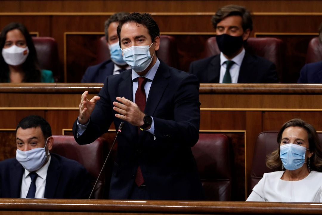 El diputado del PP Teodoro García Egea interviene durante la sesión de control al Ejecutivo celebrada este miércoles en el Congreso.