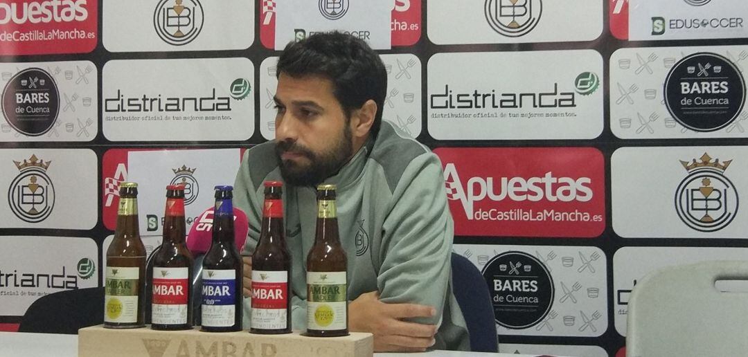 Ayllçon en rueda de prensa