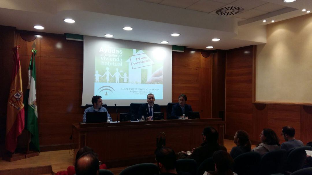 Colmenero habla sobre las ayudas al alquiler.