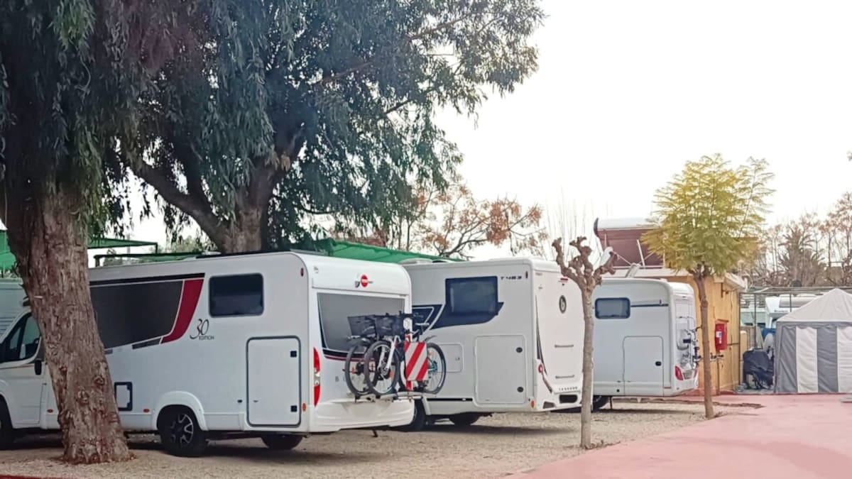 Dos heridos tras explotar un camping gas en una autocaravana en un camping de El Campello