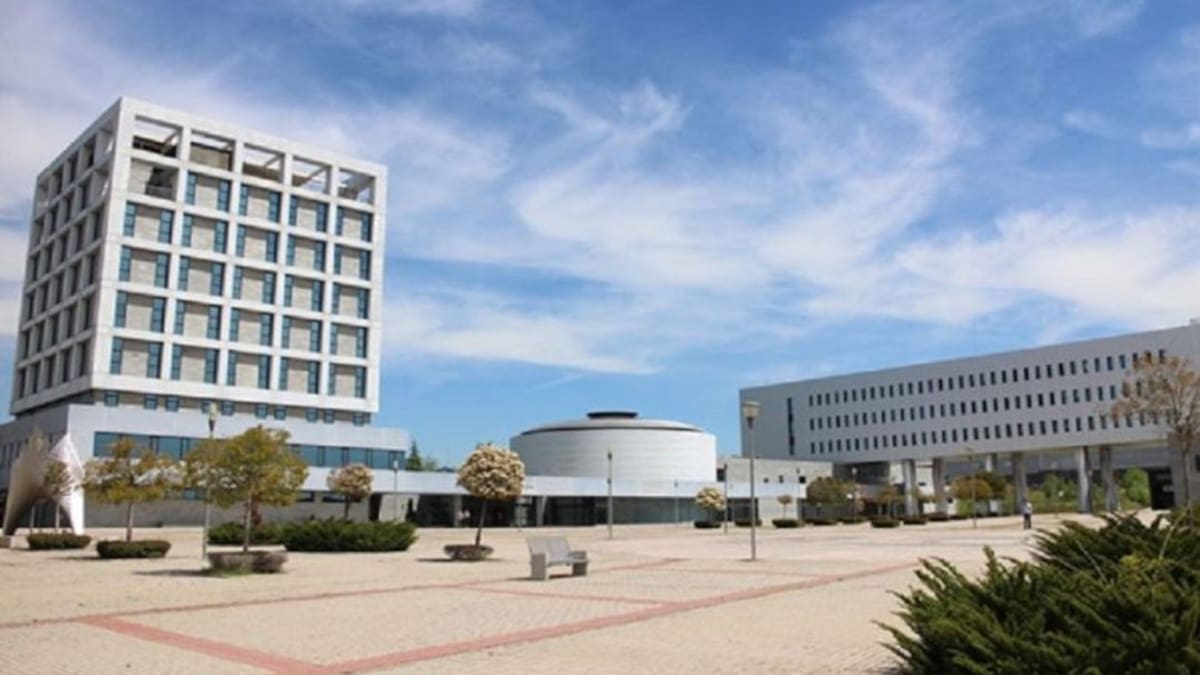 La URJC desarrolla materiales que producen hidrógeno solo con agua y calor solar