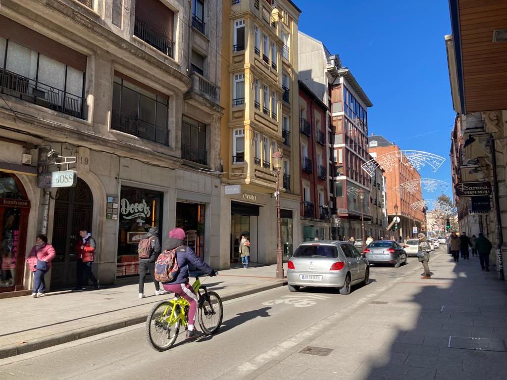 La alcaldesa Ayala está convencida de que  peatonalizar la calle Santander es necesario para mejorar la movilidad