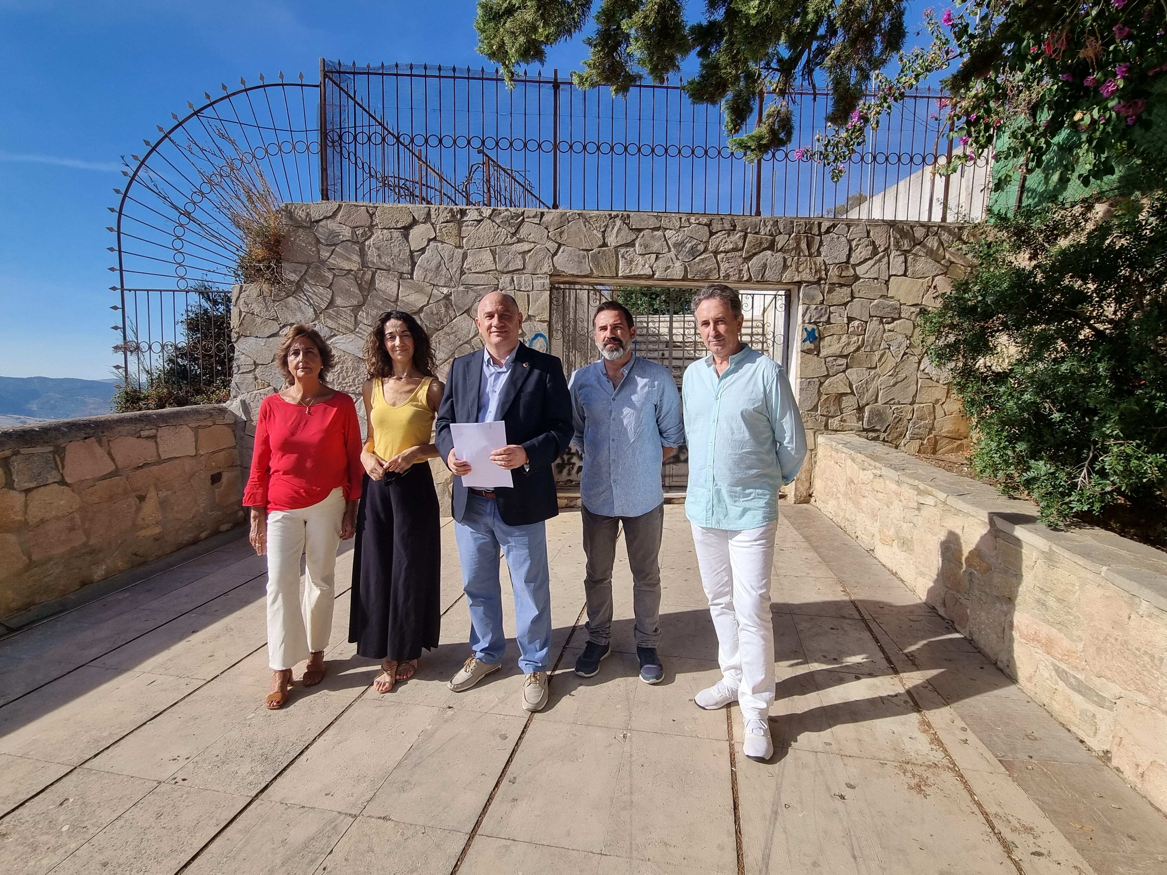 Francisco Cañestro junto a otros miembros del Partido Socialista