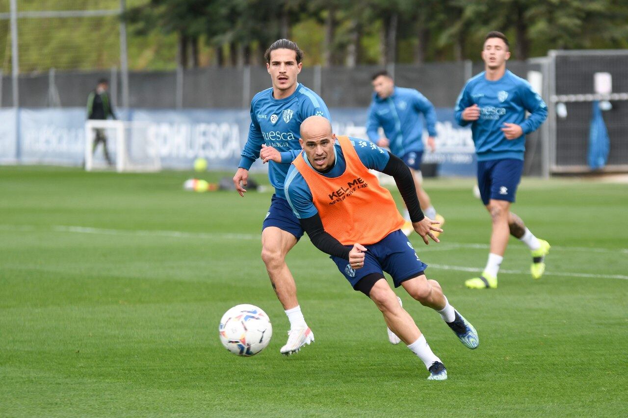 Sandro Ramírez, durante un entrenamiento en su primera temporada en el Huesca