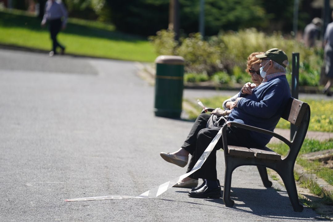 Personas en un parque de Bilbao