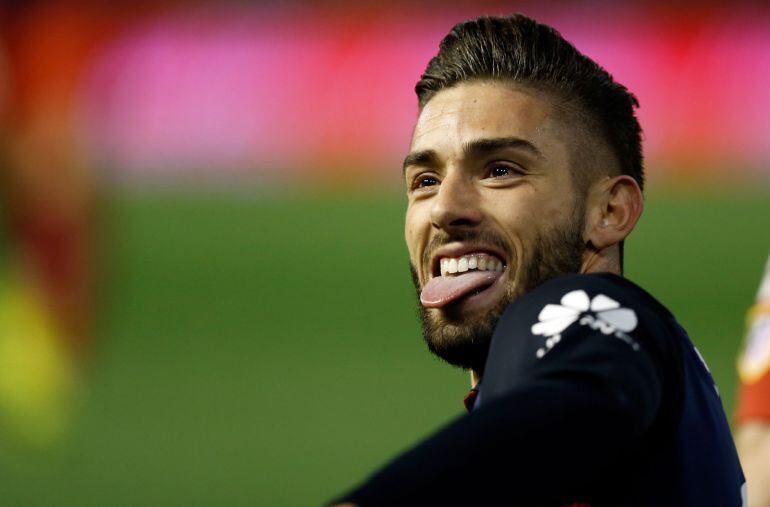 Yannick Carrasco celebra un gol con el Atlético