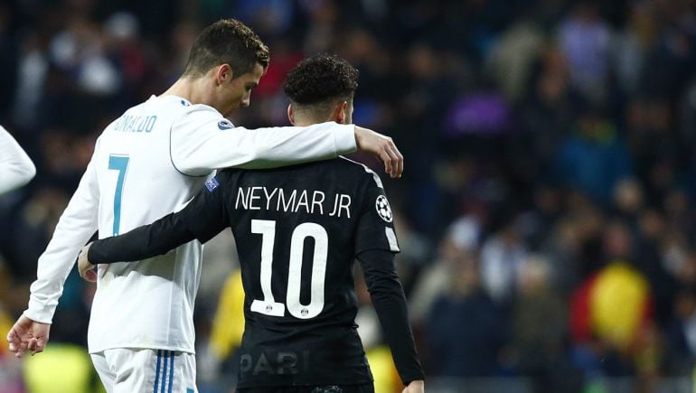 Neymar y Cristiano se despiden al término del Real Madrid 3 - PSG 1 
