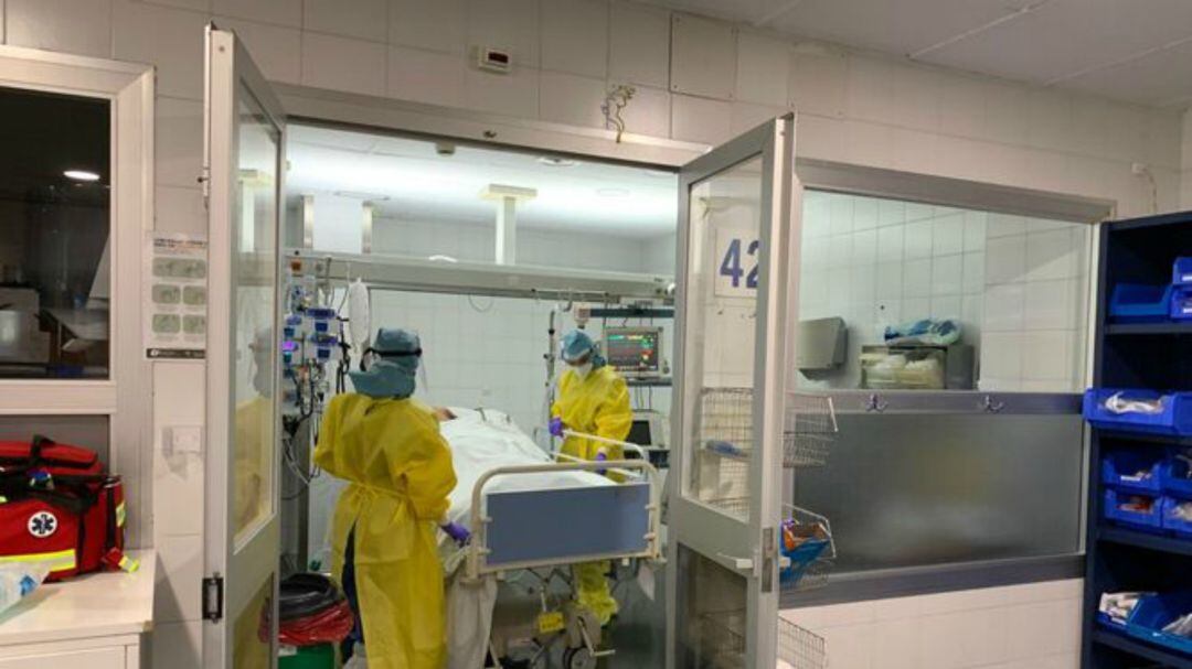 Unidad de Cuidados Intensivos del hospital Regional de Málaga