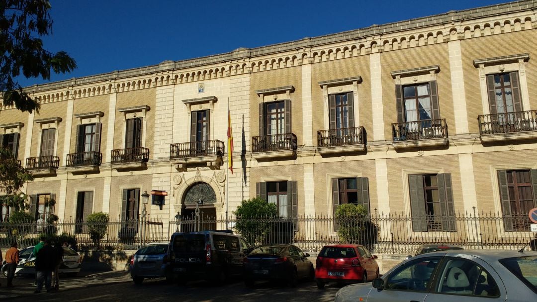 Fachada de la comisaría de la Policía Nacional en Jerez