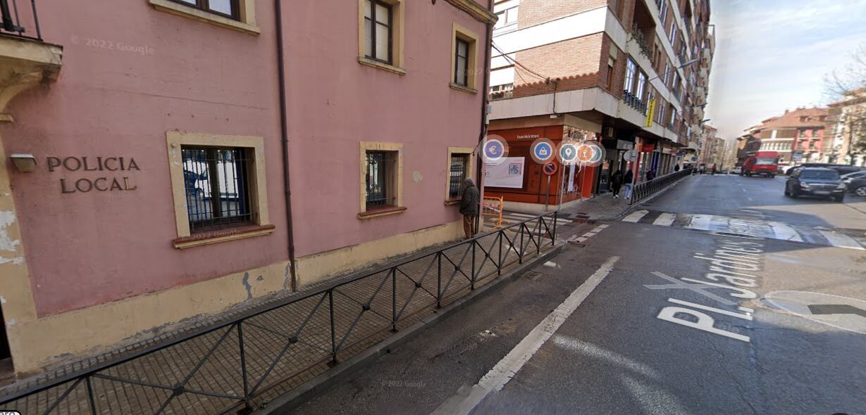 Paso de peatones de los Jardines de Don Diego frente a sede de la Policía Local de Aranda