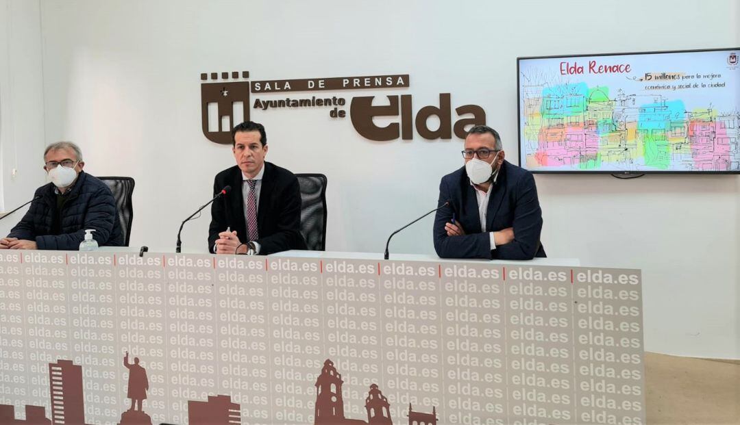 El alcalde de Elda, Rubén Alfaro presentando el plan Elda Renace