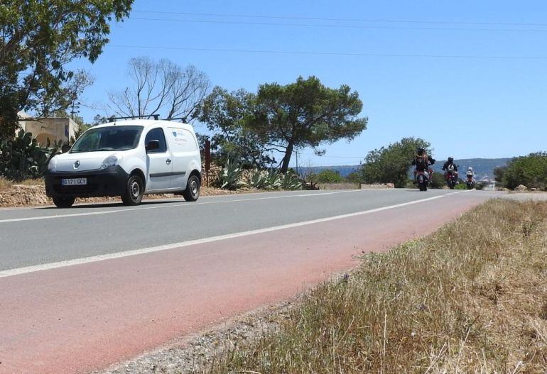Imagen de archivo de una carretera de Formentera