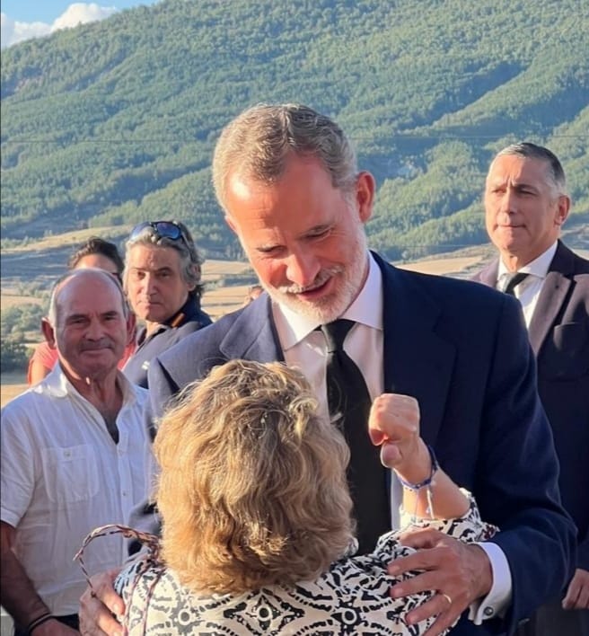 Felipe VI ha visitado Jaca este sábado para acompañar a los familiares de Eduardo Roldán