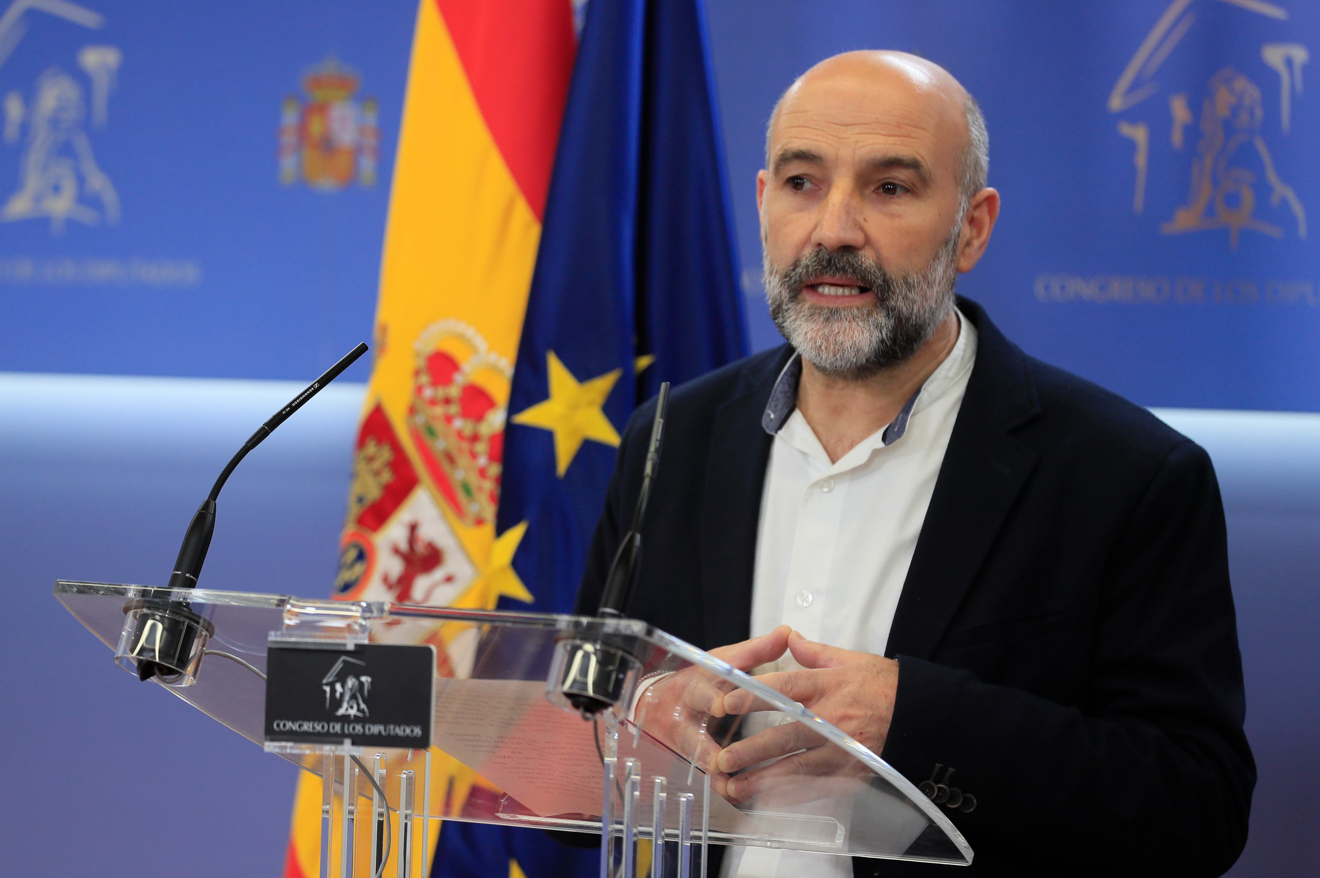 GRAF4911. MADRID, 17/05/2022.- El diputado del BNG, Per Catalunya, Néstor Rego durante la rueda de prensa tras la Junta de Portavoces este martes en el Congreso de los Diputados. EFE/ Fernando Alvarado
