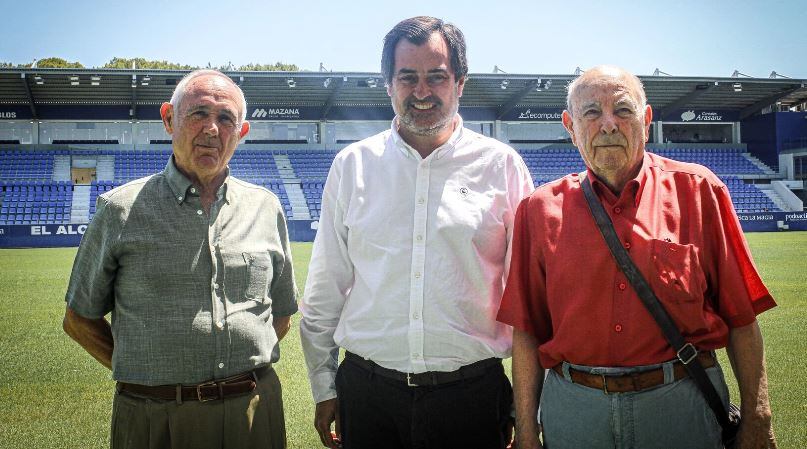 José María Morlán, Ricardor Mur y Carmelo Castanera en el estadio de El Alcoraz