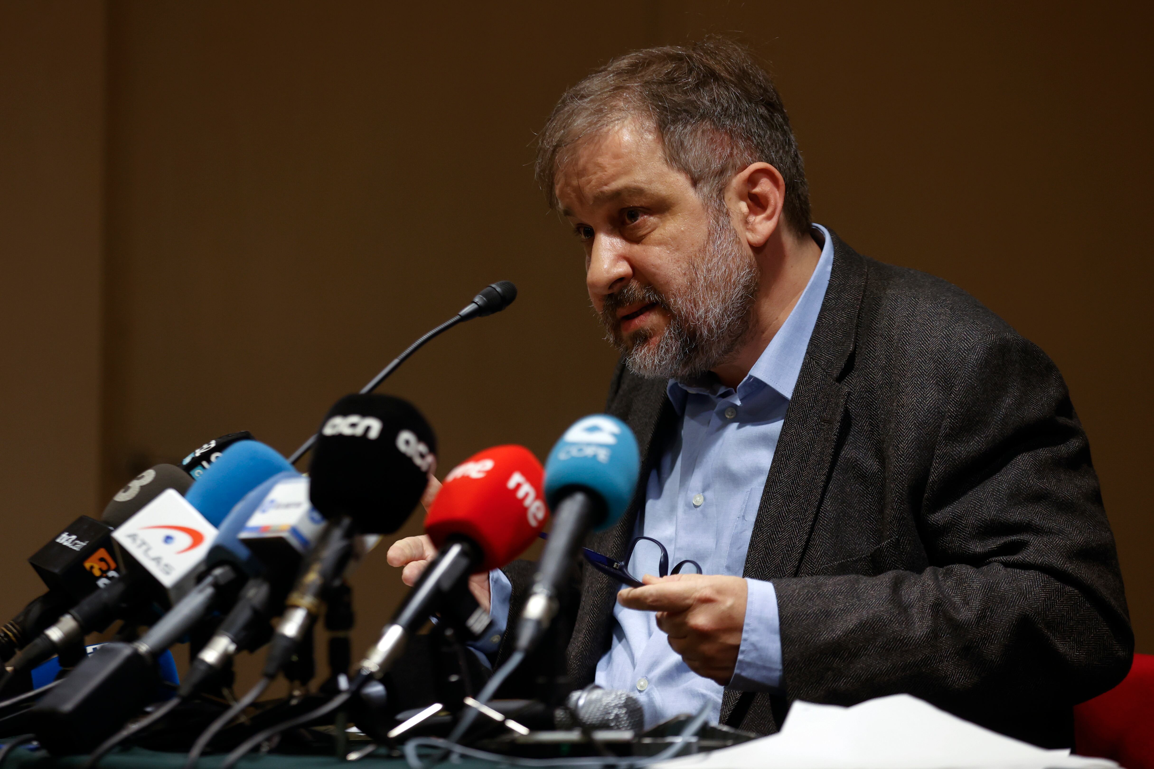 El delegat de la Companyia de Jesús a Catalunya i president del patronat de la Fundació Jesuïtes Educació, Enric Puiggròs, en roda de premsa. (EFE/Toni Albir)