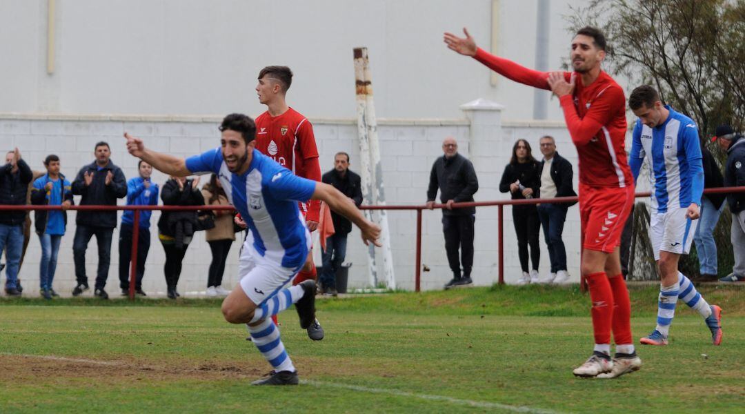 Guiza celebra su gol ante el Recreativo Portuense 