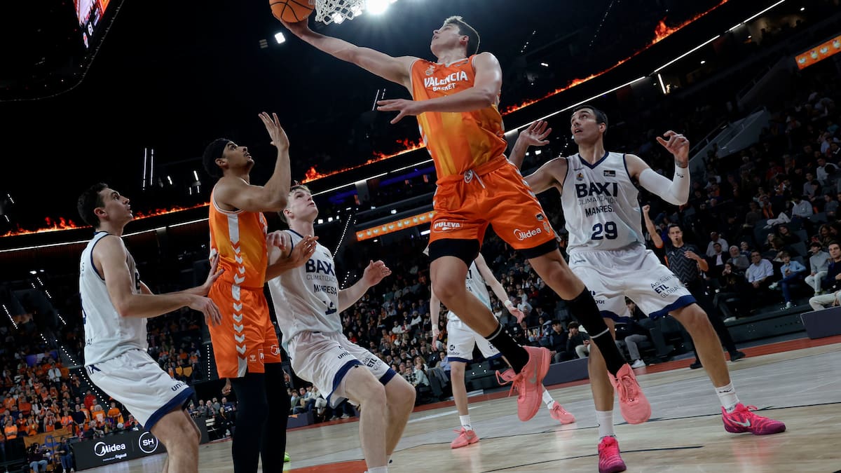 La vida sigue igual en el Roig Arena: victoria, espectáculo y por encima de 100