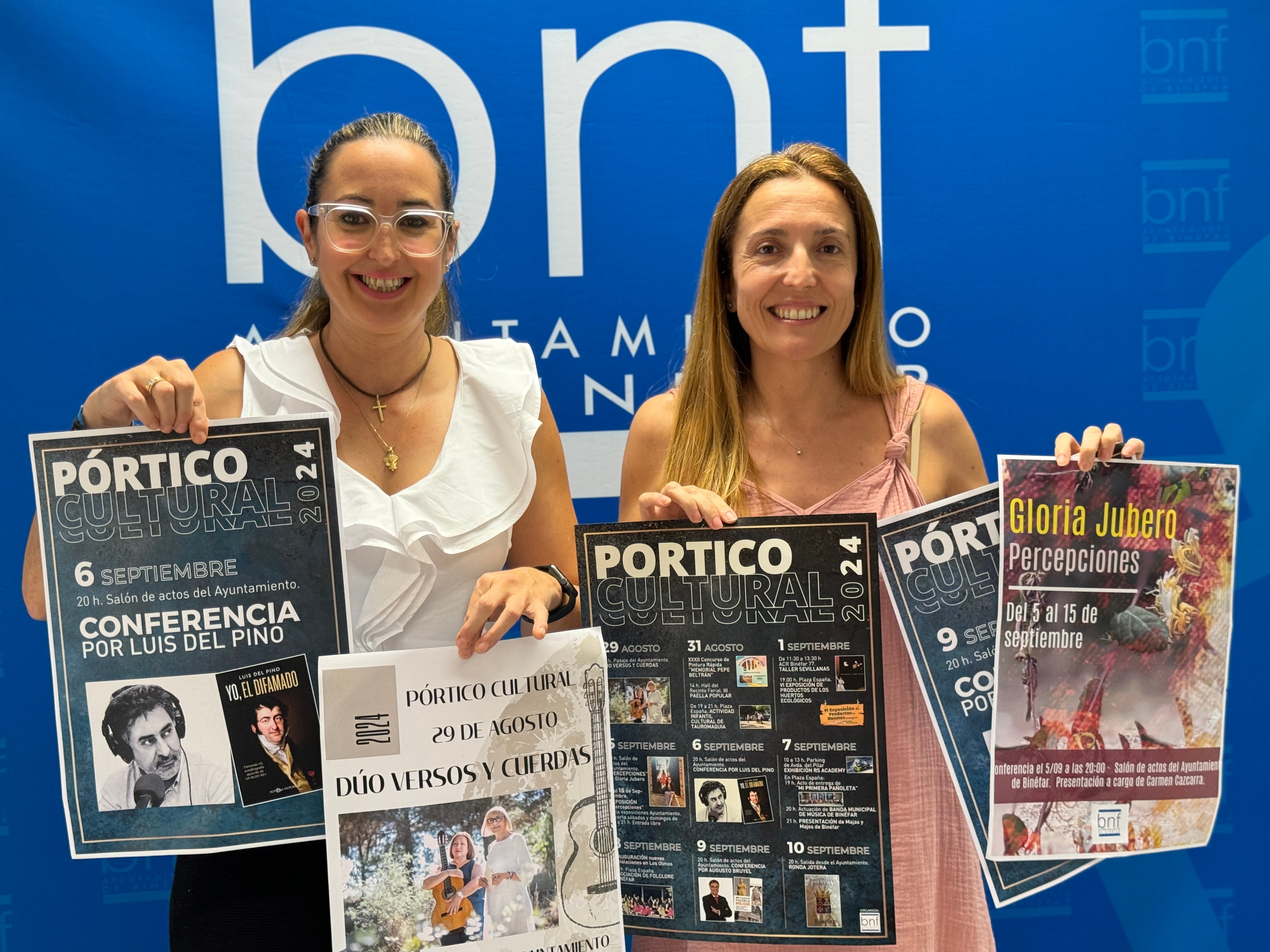 Beatriz Oliván y Laura Baquero han presentado el programa del Pórtico Cultural. Foto: Ayuntamiento de Binéfar