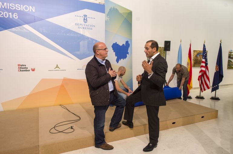 Manuel Baltar visitou hoxe xunto a Juan Verde as dependencias do centro cultural