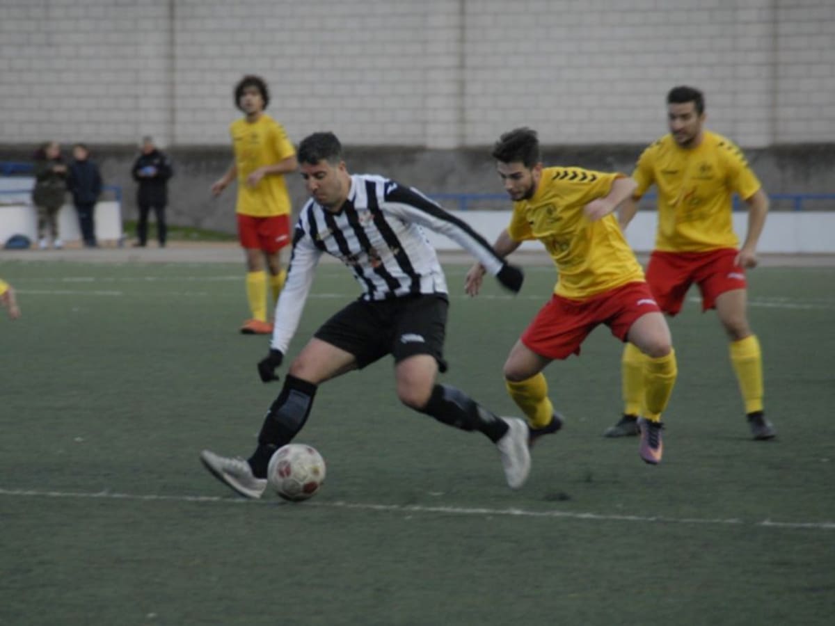 Los cánticos racistas le cuestan "50 euros" al Almovodar