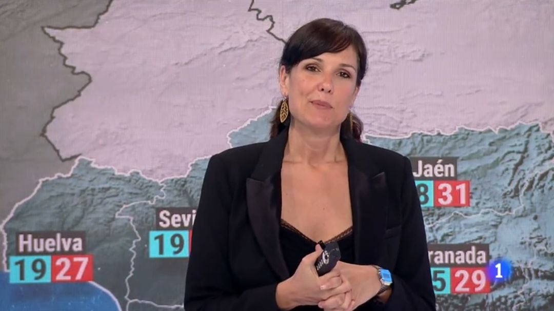 La meteoróloga y presentadora Mònica López el pasado 29 de mayo, en su última programa al frente de la sección de El Tiempo.