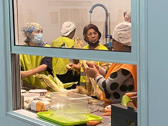 Así se prepara la comida en la cocina del comedor social