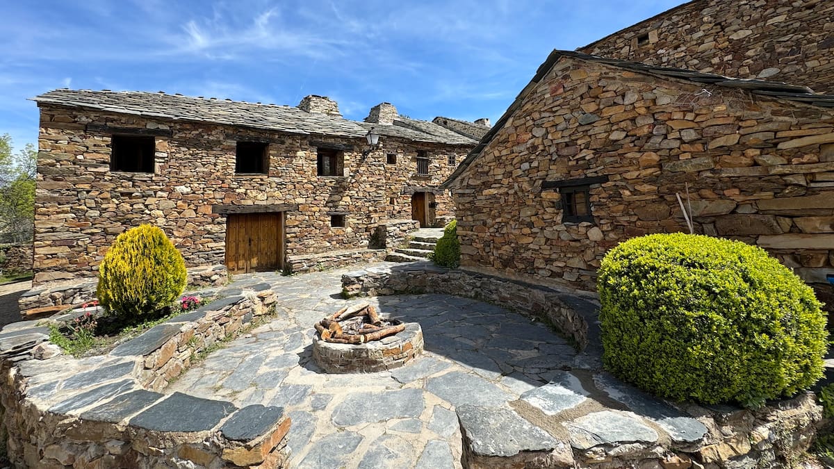 "Me gustaría más vivir en un pueblo y así no sentirme tan agobiada": esta es la realidad de algunos participantes del Programa de Recuperación de Pueblos Abandonados