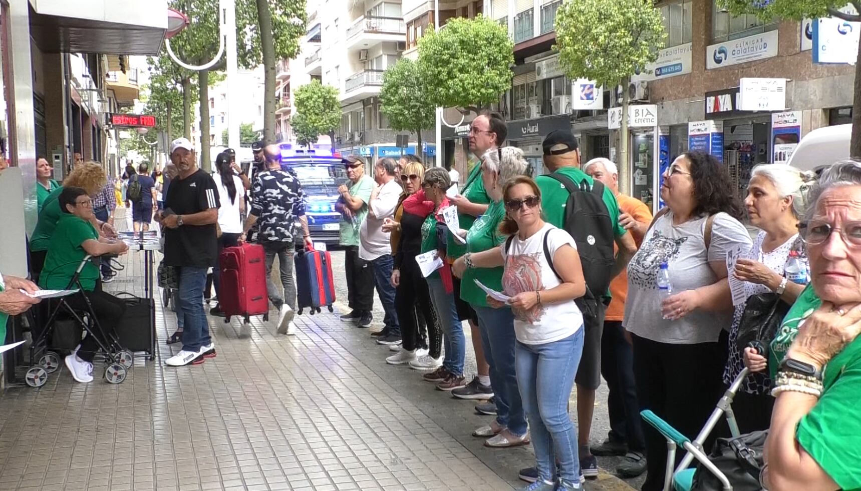 La Plataforma de Afectados por la Hipoteca protestando en la calle Reina Victoria