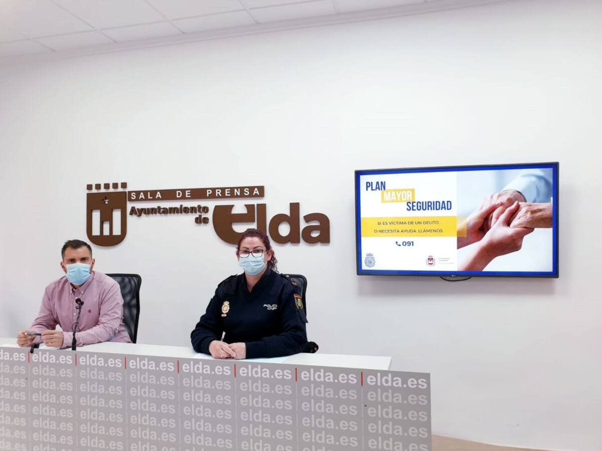 Elda y Policía Nacional ponen en marcha conferencias para reforzar la seguridad en los mayores